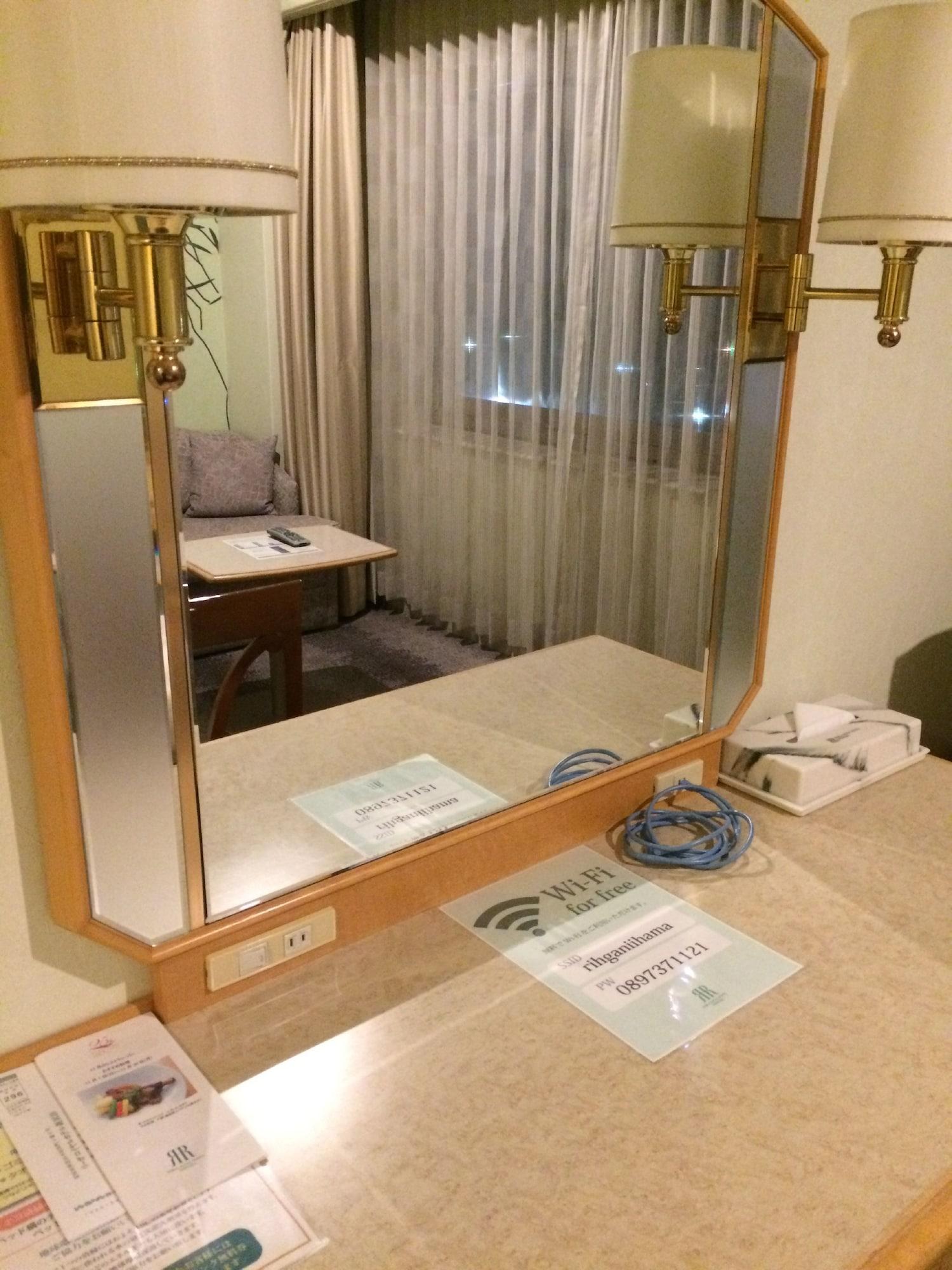 รีงะ รอยัล โฮทล นีฮามะ Hotel Niihama ภายนอก รูปภาพ