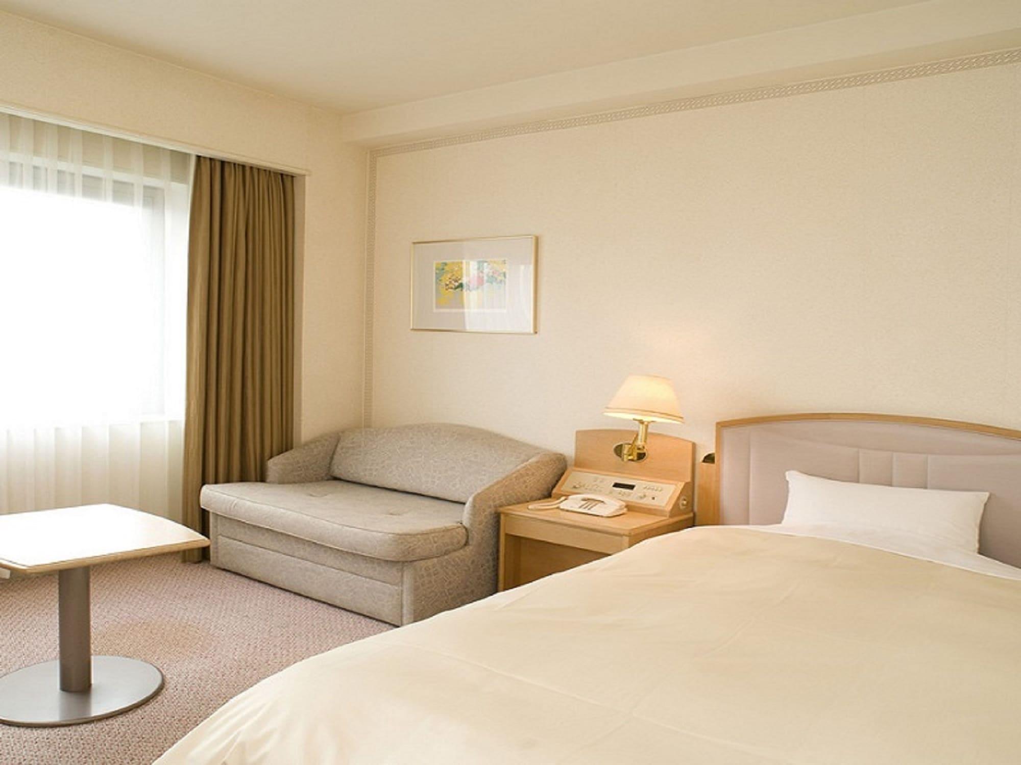 รีงะ รอยัล โฮทล นีฮามะ Hotel Niihama ภายนอก รูปภาพ
