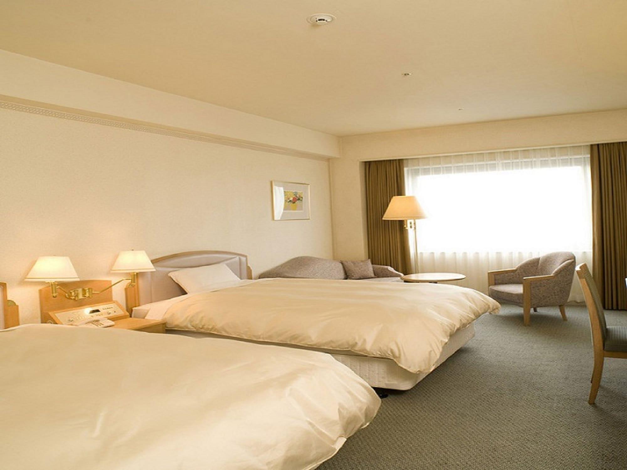 รีงะ รอยัล โฮทล นีฮามะ Hotel Niihama ภายนอก รูปภาพ