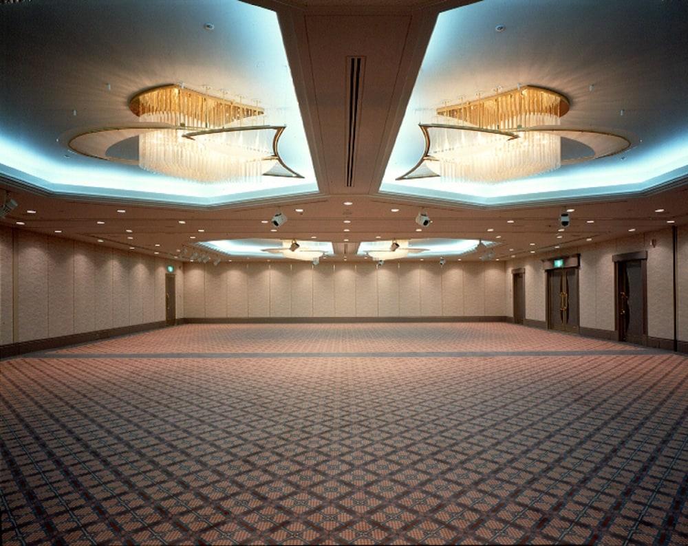 รีงะ รอยัล โฮทล นีฮามะ Hotel Niihama ภายนอก รูปภาพ