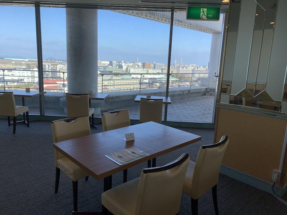 รีงะ รอยัล โฮทล นีฮามะ Hotel Niihama ภายนอก รูปภาพ