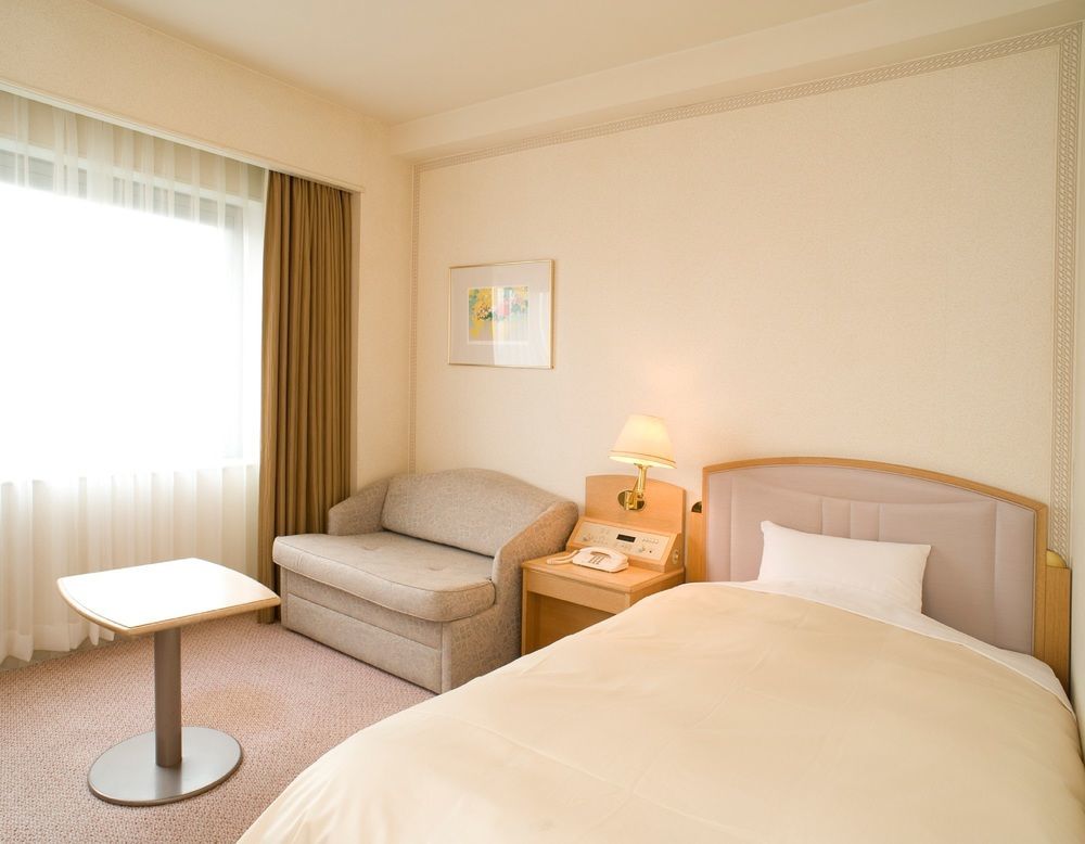 รีงะ รอยัล โฮทล นีฮามะ Hotel Niihama ภายนอก รูปภาพ